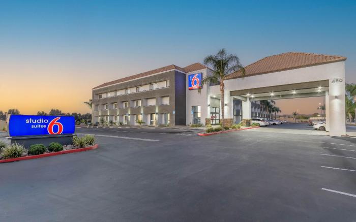 Studio 6  Suites Perris, CA