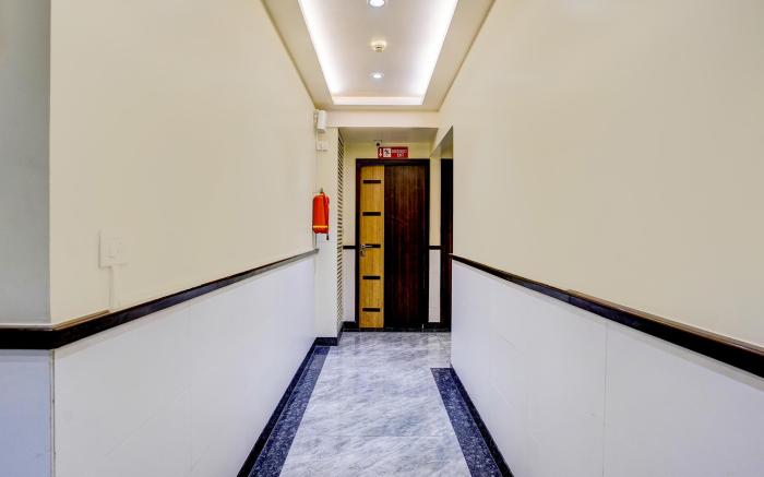FabHotel Saineel - Nr. Juhu