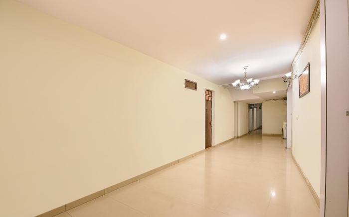 FabHotel Lazeeno