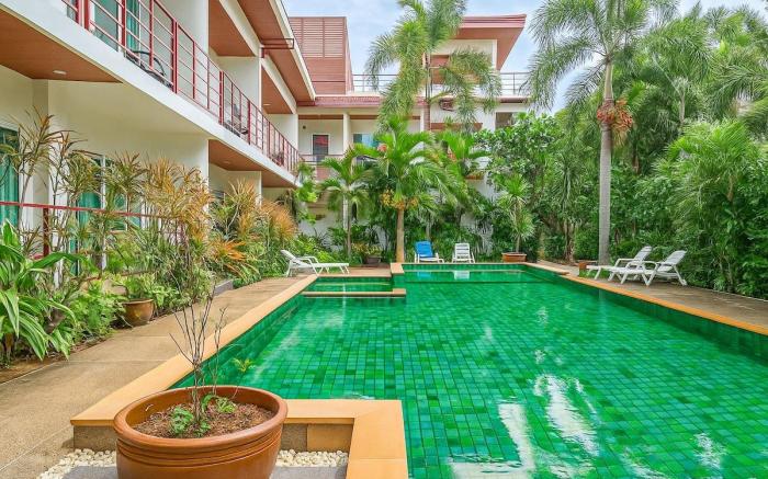 Condo 1BR Walk to Lake, Beach, Bars & Market C199