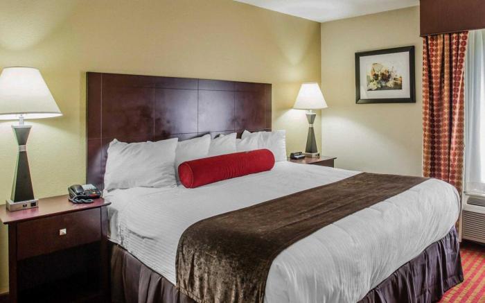 Quality Suites Nashville Airport