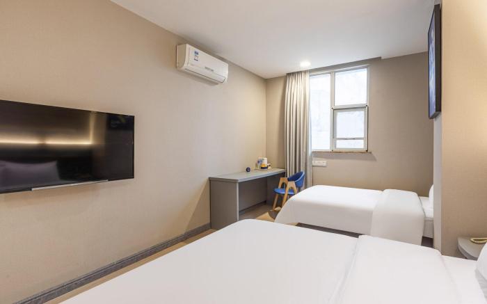 7Days Hotel Wuhan Hankou Binjiang Business District Xuzhou Xincun Light Rail Station