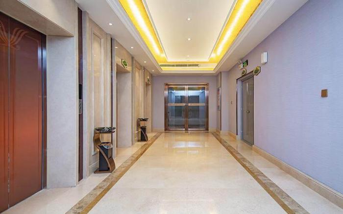 Vienna Hotel Huangshi Development Zone Olympic Center Dinosaur Dream Factory