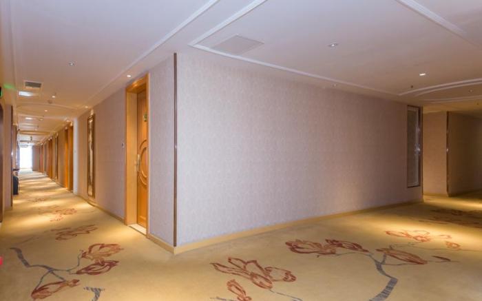 Vienna Hotel Xiangyang Ancient City Tanxi Road