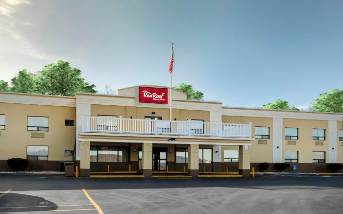 Red Roof Inn & Suites Newburgh – Stewart Airport/ West Point