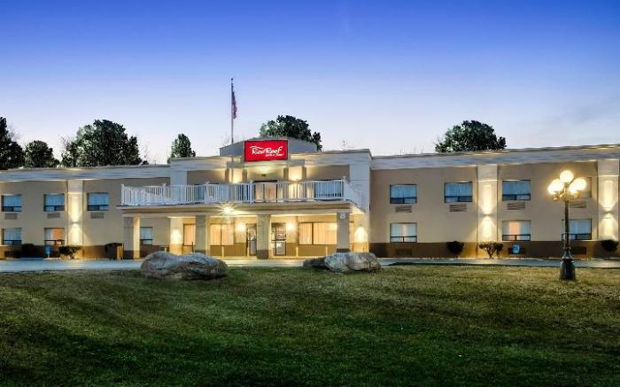 Red Roof Inn & Suites Newburgh – Stewart Airport/ West Point