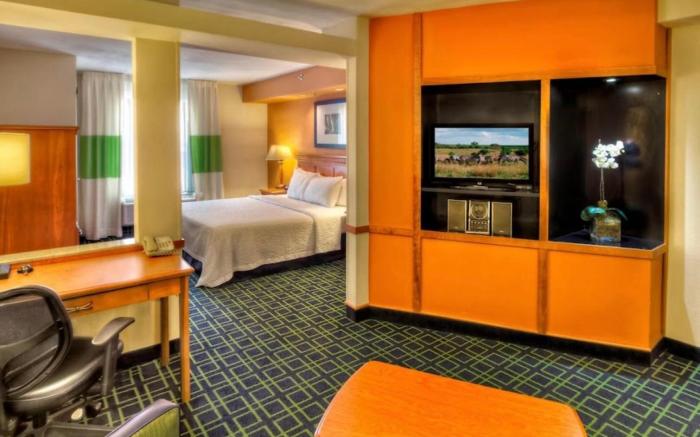 Stones River Inn & Suites