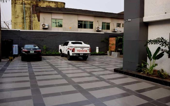 Hotel Padelia Airport Road