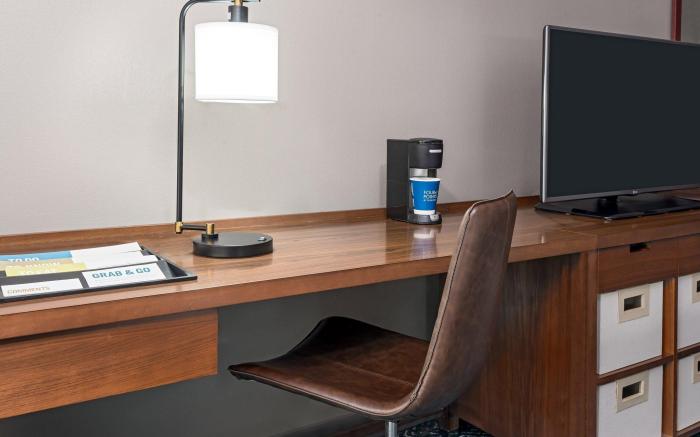 Four Points by Sheraton Huntsville Airport