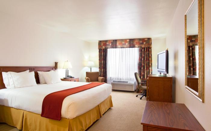 Holiday Inn Express Hotel & Suites Mattoon By IHG