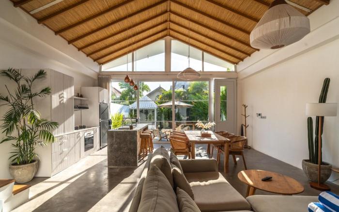 Beach Bliss Retreat 1: Modern 3BR Villa in Canggu