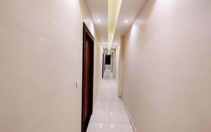 Perfect Stayz Dwarkesh - Near Railway station