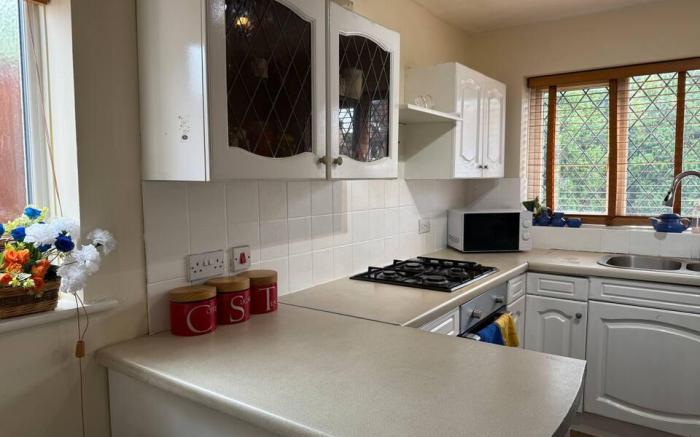 Top Room for FamilyCouple & Solo with Free Parking