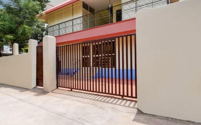 HOTEL LAVISH INN