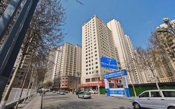 Vienna 3 Best Hotel Xining High-Speed Railway Station Jiuying Cordyceps Market