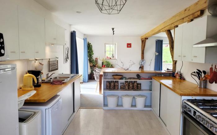Cottage familial, grand jardin, toboggan, barbecue