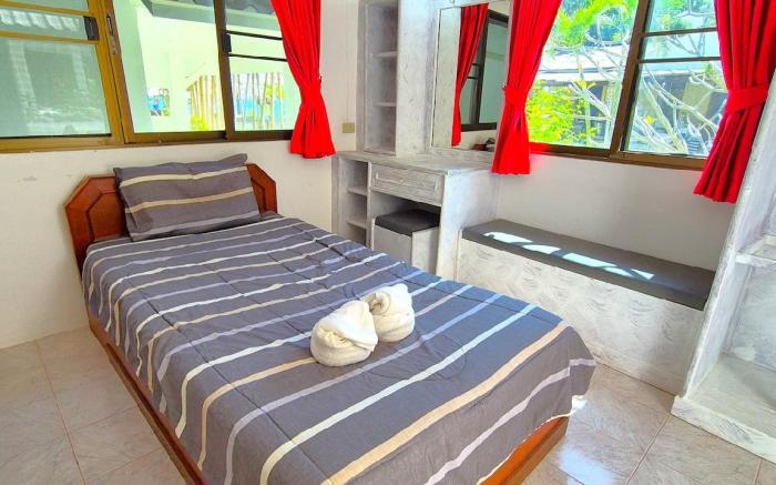 Seaside: Coconut Bungalow, family stay