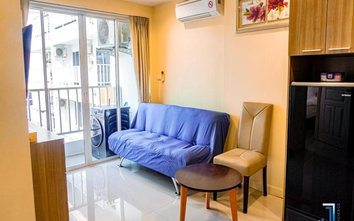 Cozy apartment with pool view in Phra Tamnak
