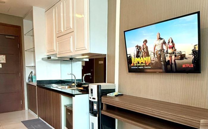 Panbil Residence Apartment  w/Gym, Pool, Netflix 