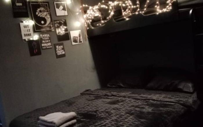 Nira Dark Rooms 