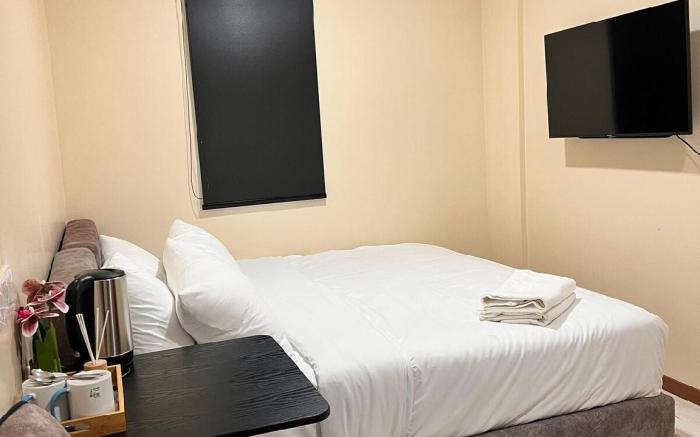 Xhostel Subang Bestari Tower A Room Melur (Queen)