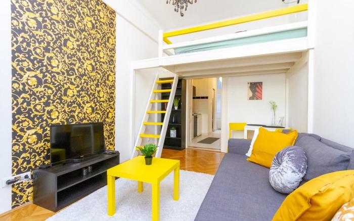 Cozy Gallery Loft in Garam Street by NW
