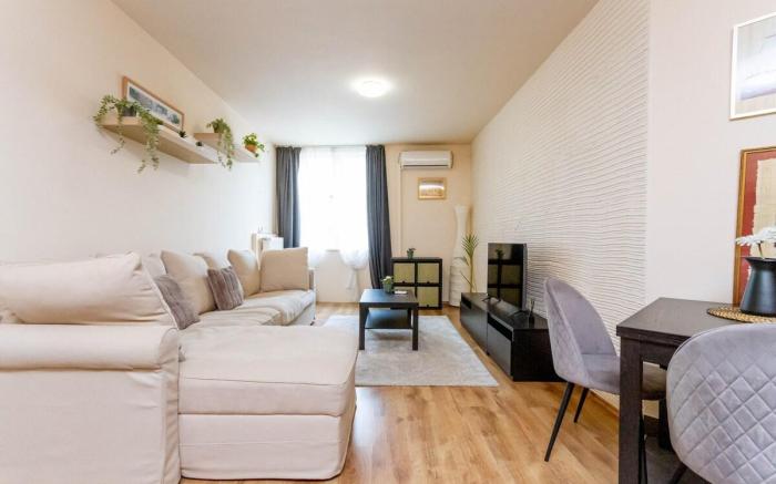 Modern Comfort in József Street with Parking by NW