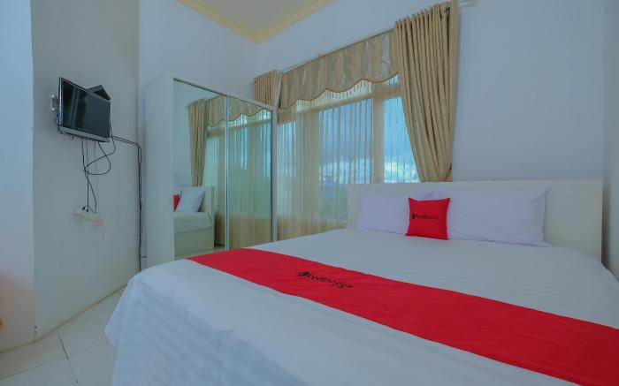RedDoorz Syariah near Museum Lambung Mangkurat 2