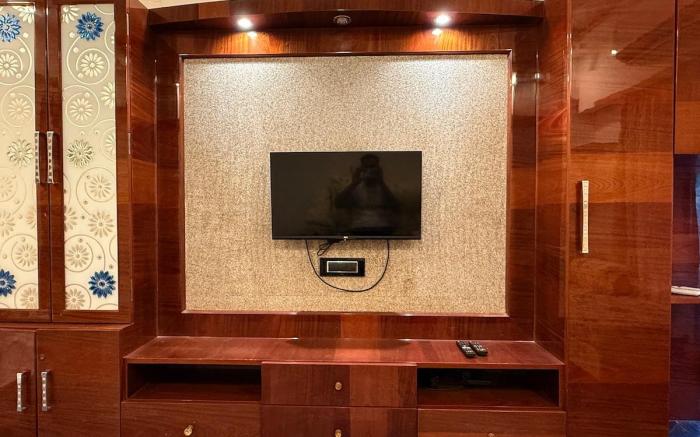 1BHK Modern Cozy Flat |Prime Location | Livin Cove