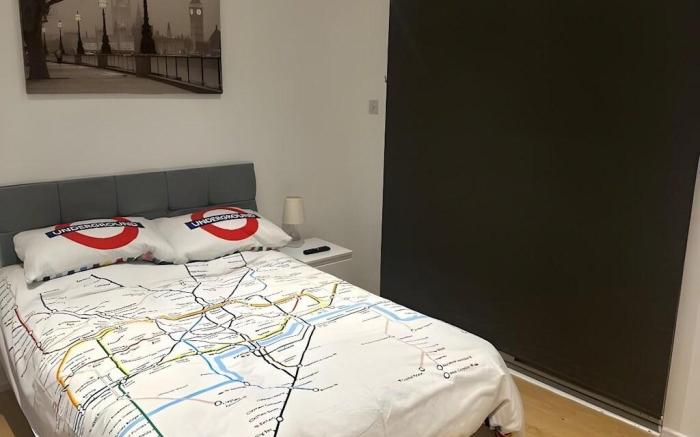Self-contained en-suite close to Wembley stadium
