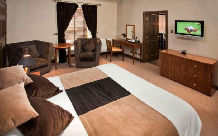 Albany Hotel