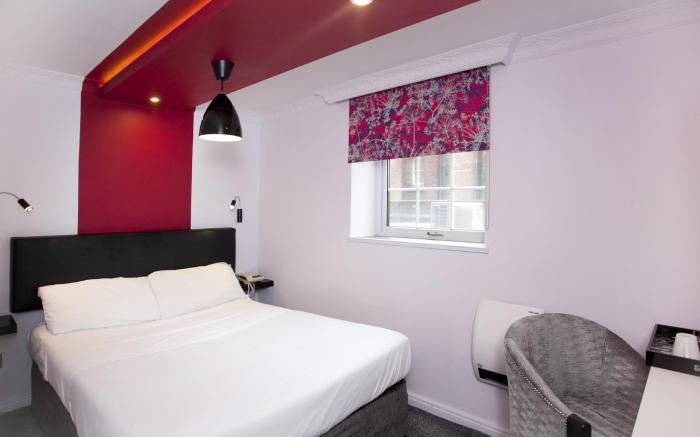 St James Hotel