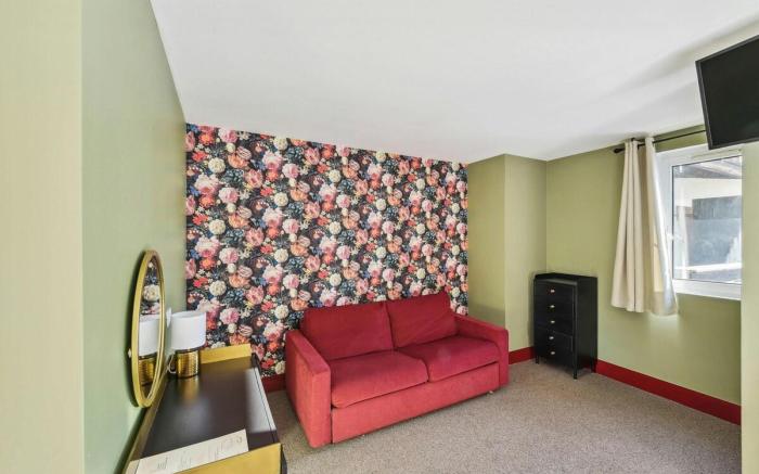 4 People Room - Breakfast Included