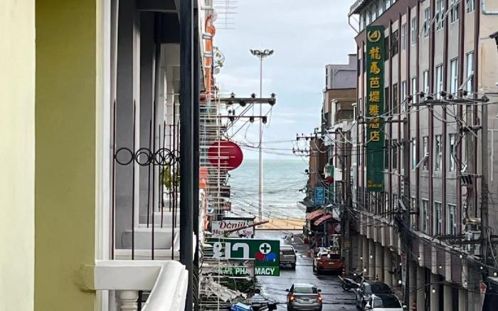 1%Pattaya cafe&hostel