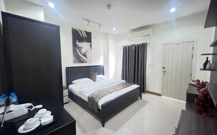 Paradise Hotel