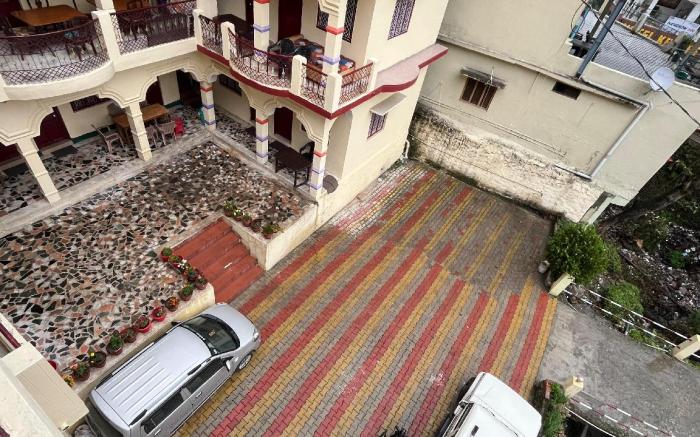 Gujrat Bhawan