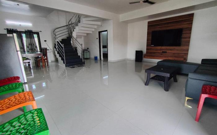Serene Stay FarmVilla | Pool | Lawn | BBQ | Events