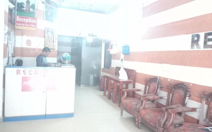 Yash Guest House @1 Min Walk Nizamudin Railway Stn
