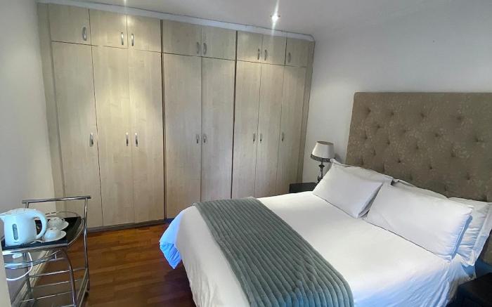 Tranquil Retreat in Rondebosch