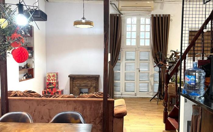 Nih Home_Classic Room_2Bedwbalcony_Hoan Kiem Lake