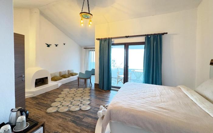 Beachfront Stay w/ Balcony & Lesvos View