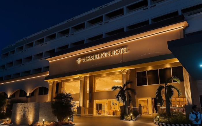 Vermillion Hotel