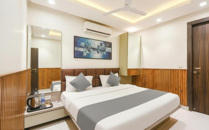 Hotel Shri Saai Deluxe Rooms- Budget Hotel on GT Karnal Road, Easy Check-in, Value of Money