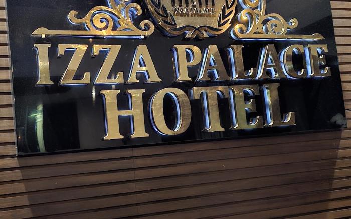 IZZA PALACE HOTEL