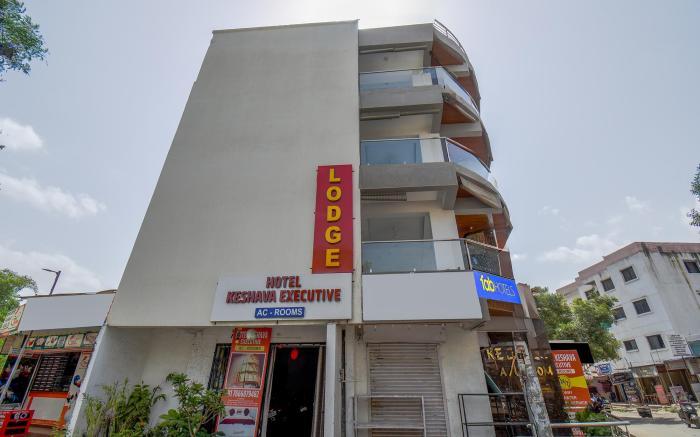 Fabhotel Keshava executive - Nr Mahadji Shinde chhatri