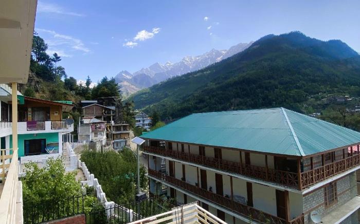 Hilltop heaven resorts Manali