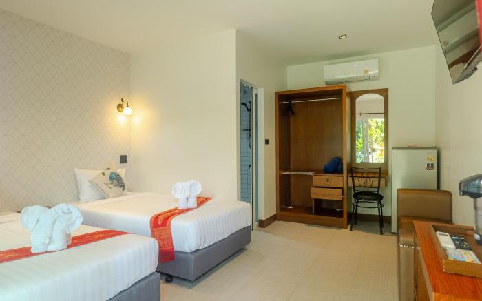 The Golden Beach Resort Naiyang