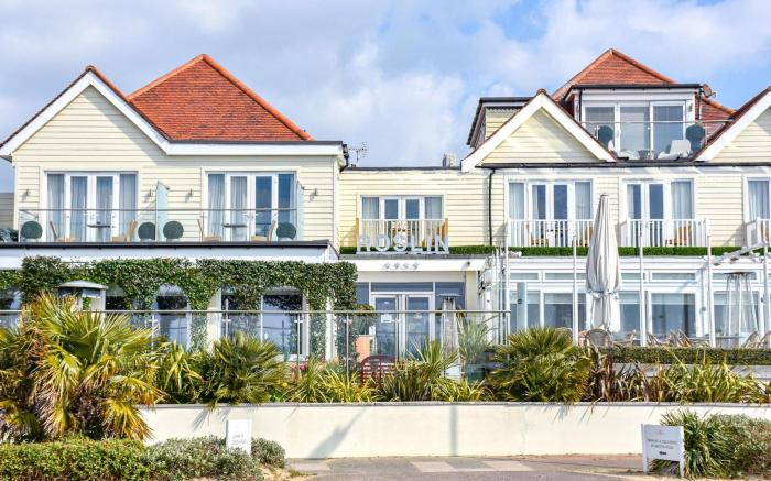 Roslin Beach Hotel
