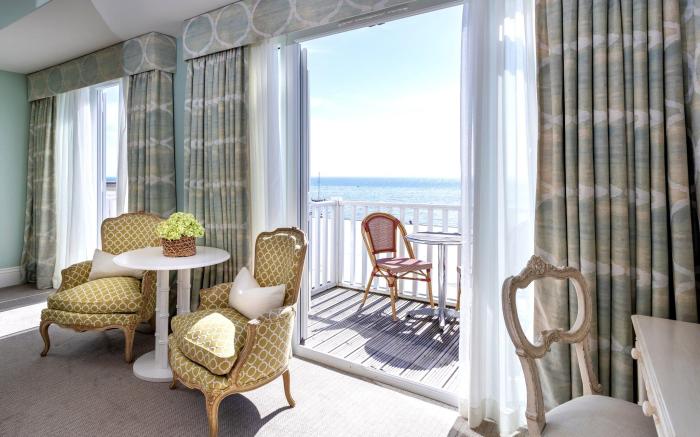 Roslin Beach Hotel