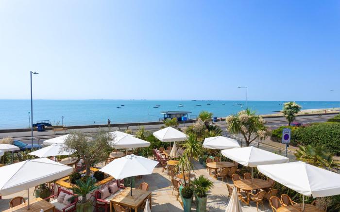 Roslin Beach Hotel